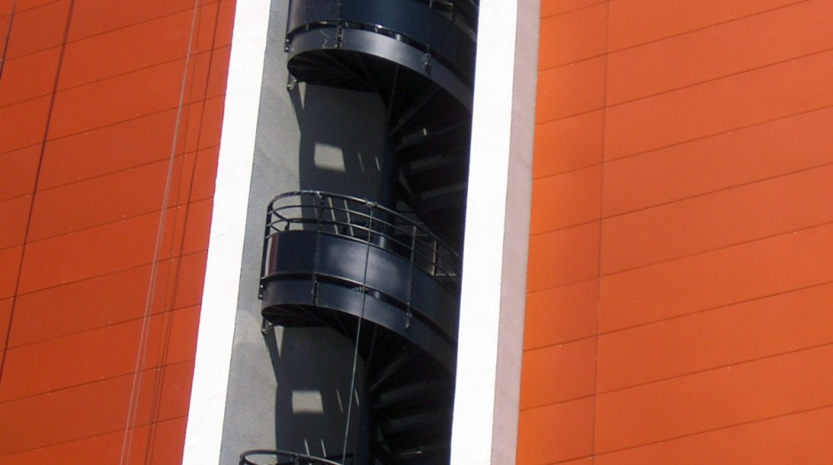 E1